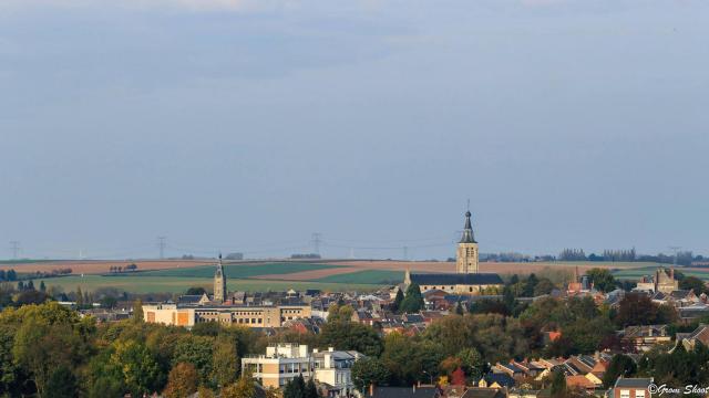 Le Cateau-Cambrésis : le beffroi et le clocher de l'église Saint-Martin.