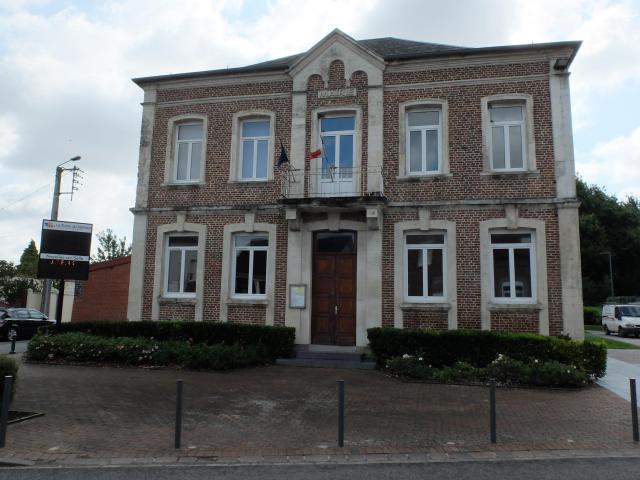 Vue de la mairie de Noyelles-sur-Selle.
