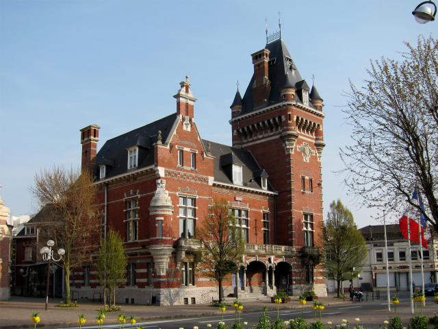 L'hôtel de ville de La Madeleine (Nord).
