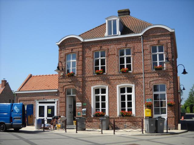 La mairie de Péronne-en-Mélantois, Nord, France.