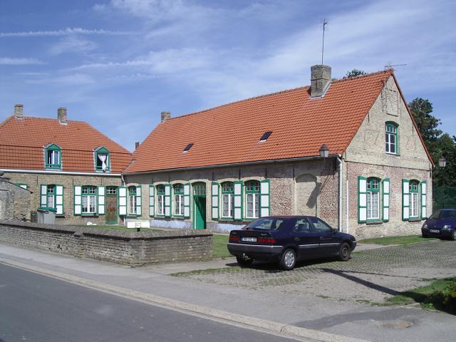 Ancien presbytère, construit en 1724, devenu maison communes en 1789, puis hospice en 1895.
