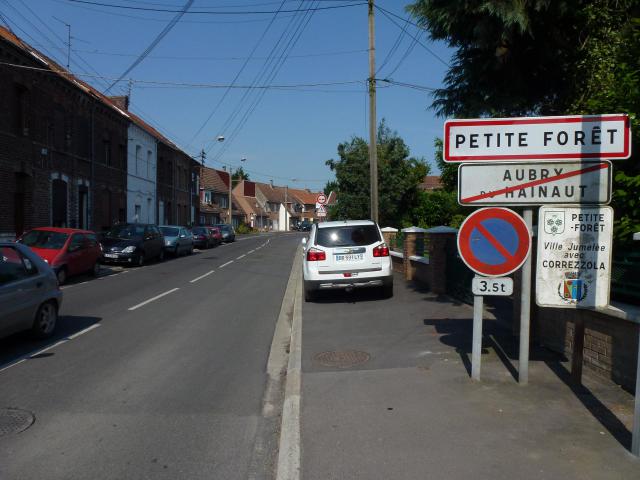 Petite-Forêt (Nord, Fr) city limit sign