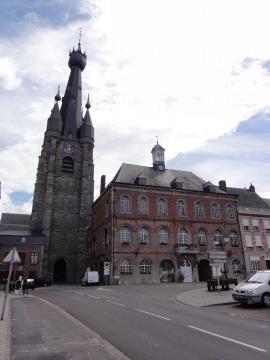 Solre-le-Château (Nord, Fr) église et mairie