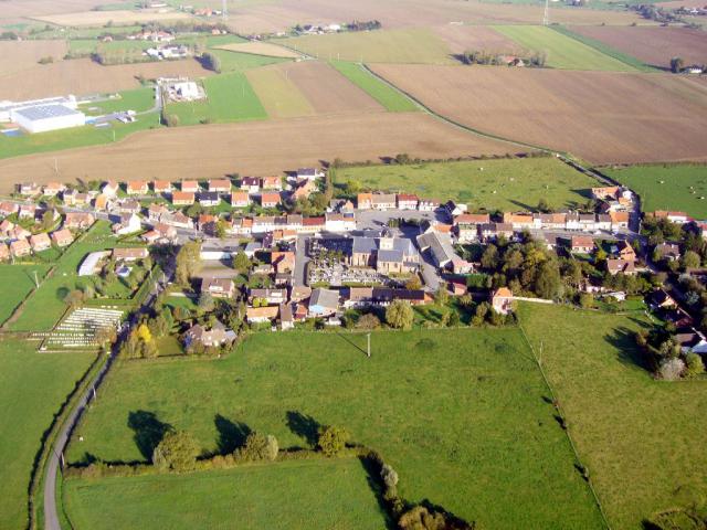 Vue aerienne du Village de Borre (Nord 59 France) prise en octobre 2006 Contact Photographe : belgianbridgerec@yahoo.fr