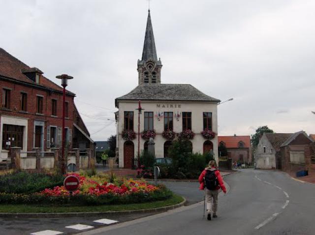 Marchipont, Eglise Notre Dame des sept douleurs et la Mairie