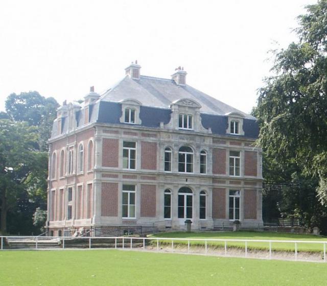 Le château Baratte situé à Templeuve dans le Nord. Il sert d'hôtel de ville depuis novembre 2002.