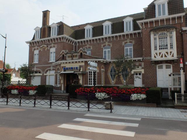 Vue de la mairie de Forest-sur-Marque.