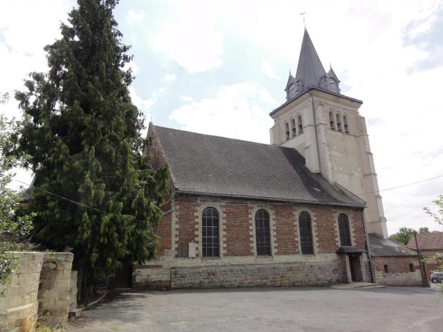 Saulzoir (Nord, Fr) église, vue latérale.