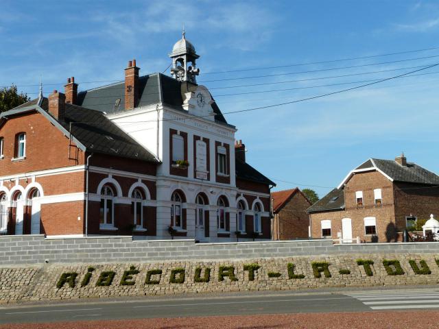 Mairie de Ribécourt-la-Tour (Nord, France) reconstruite après la 1ere Guerre mondiale