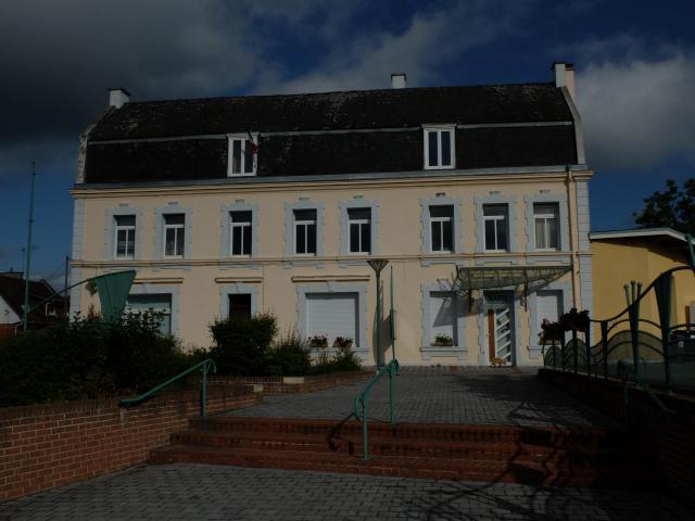 Vue de la mairie de Brunémont.