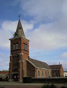 L'église Saint-Vaast de Wicres (Nord). D'origine médiévale (XIIème siècle), l'église a été agrandie en 1895. Partiellement détruite au…