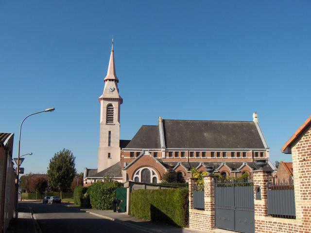 Prémesques (France, dept. Nord), centre du village, église saint-Laurent (années '20)