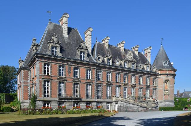 Château de la maison princière de Merode situé à Trélon dans le département du Nord (France).