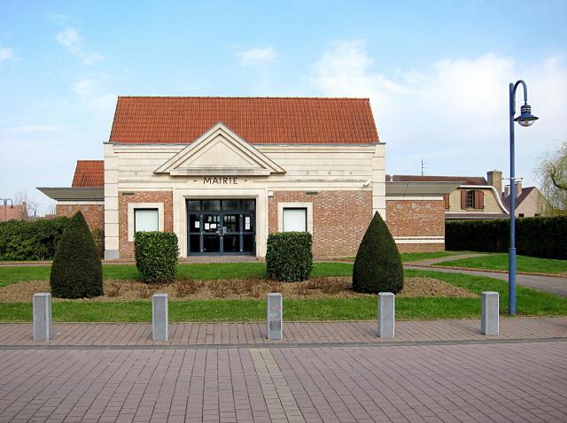 La mairie de Lompret (Nord).