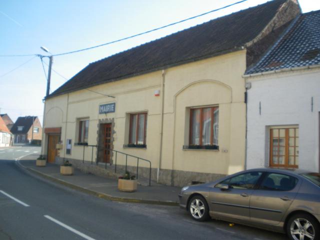 Vue de la mairie de Winnezeele.