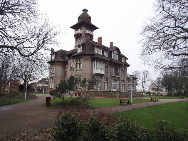 Le Château Coquelle dans le parc éponyme à Dunkerque