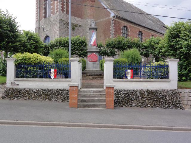 Vendegies-au-Bois (Nord, Fr) monument aux morts