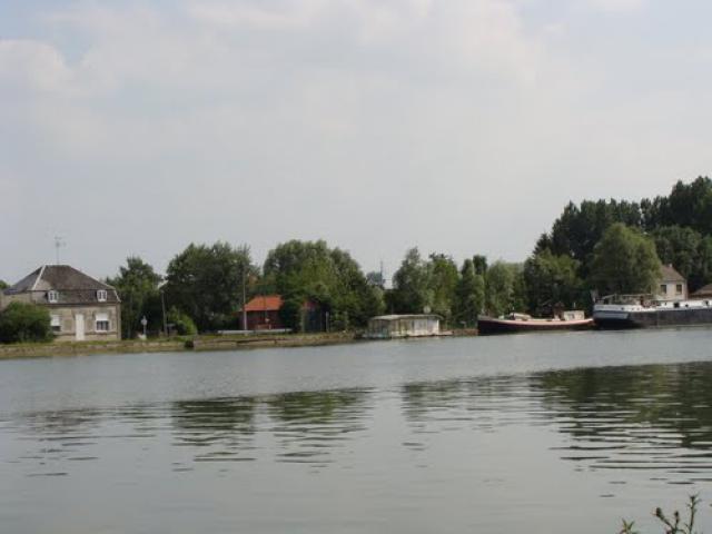 Bassin rond, vue sur Estrun