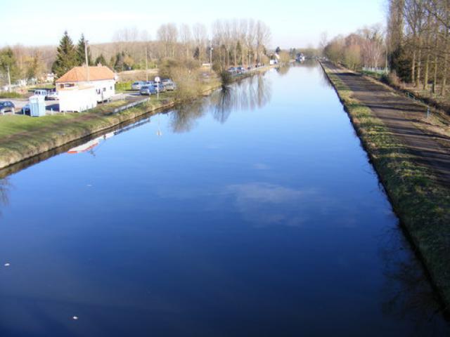 Le canal de l'Escaut avant le Bassin Rond