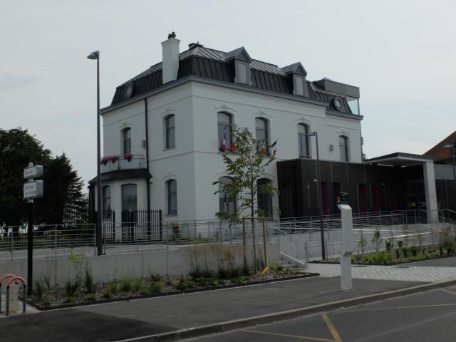 Vue de la mairie de Toufflers.