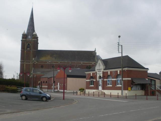 Centre (église mairie) de la commune de Graincourt-lès-Havrincourt.