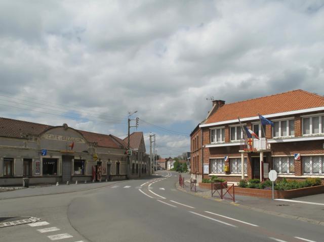 Bruille Saint Amand, vue dans la rue: Rue Pasteur-Rue Henri Durre