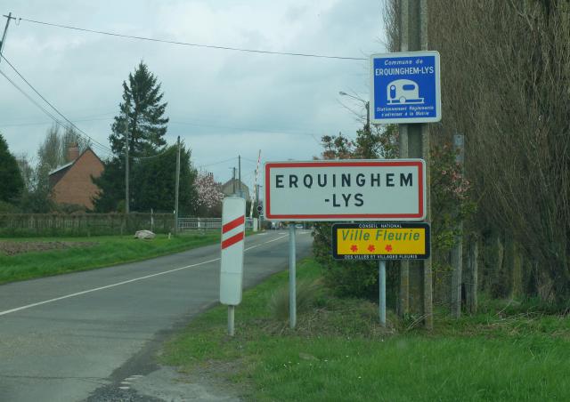 Vue d'une entrée de la commune d'Erquinghem-Lys.