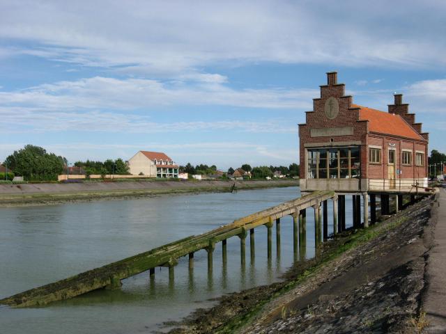 Ancien abri du canot de sauvetage de Grand-Fort-Philippe, devenue un musée.