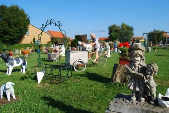 Le jardin des poupées