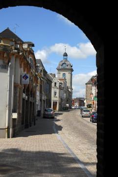 Le beffroi depuis la porte Fauroeulx - Le Quesnoy