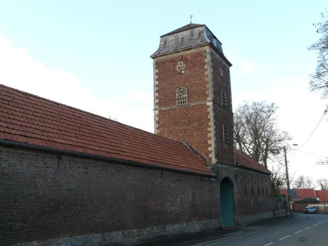 Le porche-pigeonnier de la ferme de Valicourt à Blécourt (Nord)