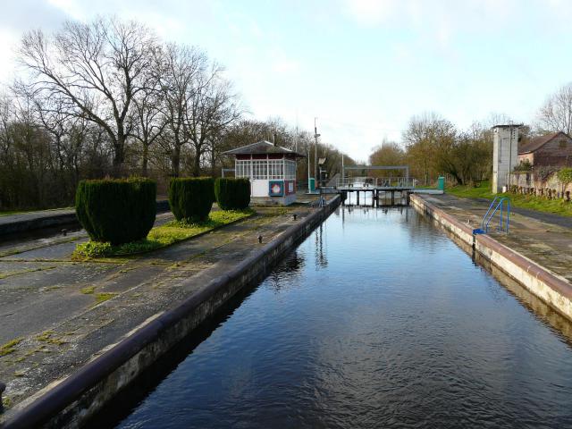 L'écluse de Bracheux sur le canal de Saint-Quentin