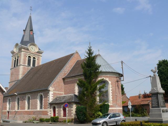 L'église Saint-Amand d'Aubigny-au-Bac (Nord, France).