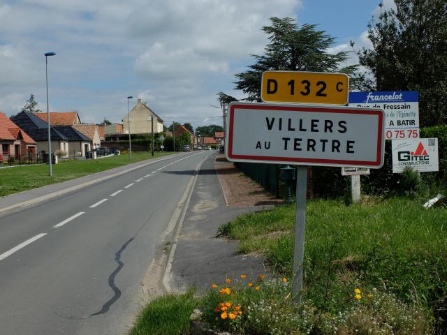 Vue d'une entrée de la commune de Villers-au-Tertre.