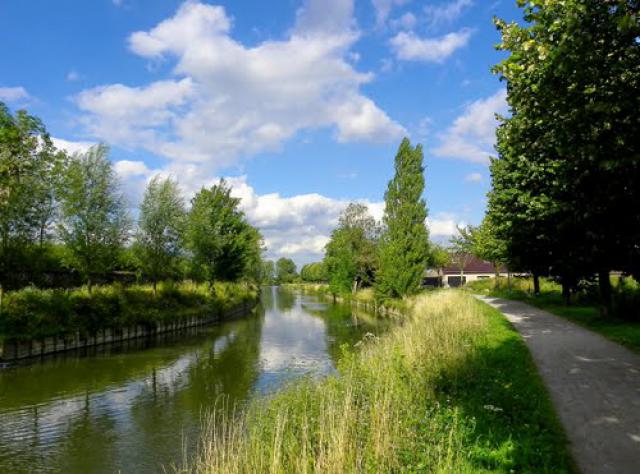 Leers - La courbe du canal de Roubaix en aval