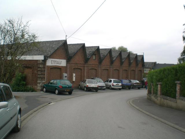 ancienne usine, maintenant locaux d'Emmaüs à glageon nord france