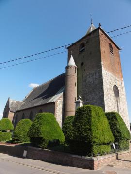 Beaudignies (Nord, Fr) église vue semi-latérale