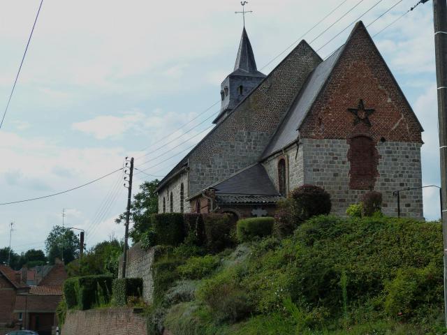 Chevet de l'église Saint-Quentin Sommaing Nord.- France.