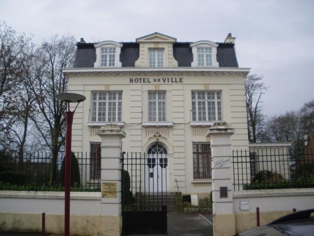 Vue de l'hôtel de ville de Templemars.