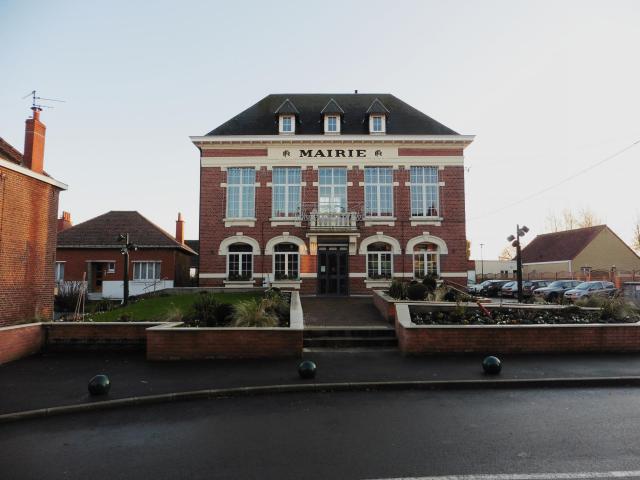 La mairie Aubers dans le Nord Nord-Pas-de-Calais.- France.