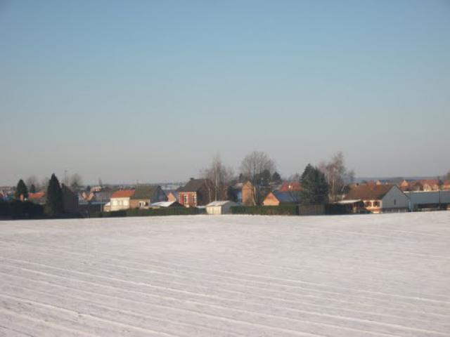 La campagne du nord sous la neige