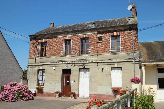 Mairie de Abbeville-Saint-Lucien en France.