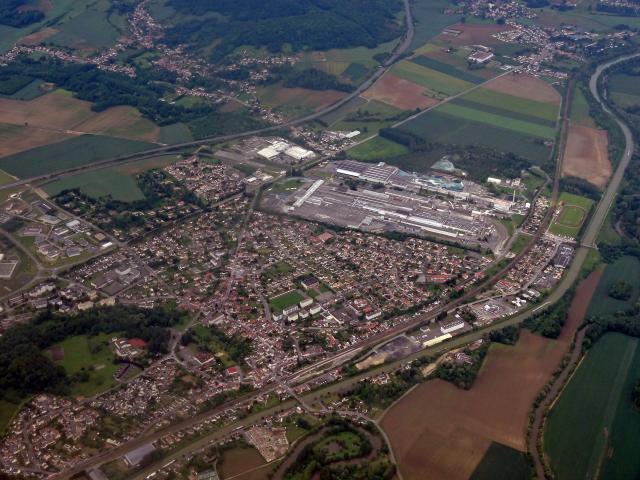 Vue aérienne de Thourotte (Oise), France.
