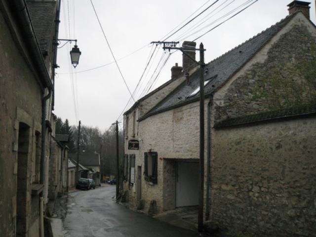 Chamant l'Aunette Cottage outside
