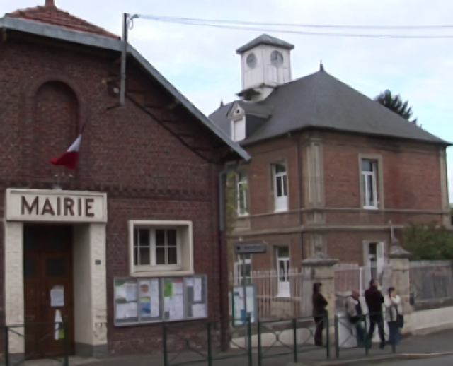 vue école et Mairie de Therdonne (version réduite)