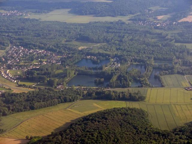 Vue aérienne d'Hondainville (Oise), France.