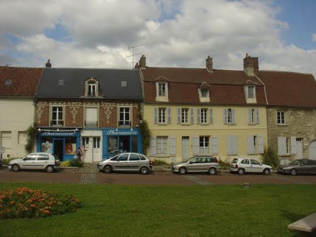 Place de l'Eglise, 60460 Précy sur Oise, France