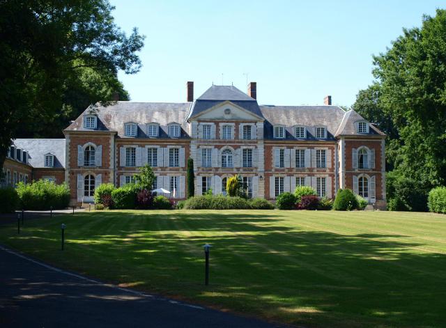 Achy (Oise, France) ; le château , aujourd'hui centre d’accueil touristique pour handicapés, géré par "les Petits Frères de Pauvres"