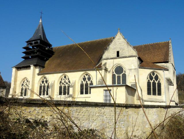 Vue de l'église depuis le sud.