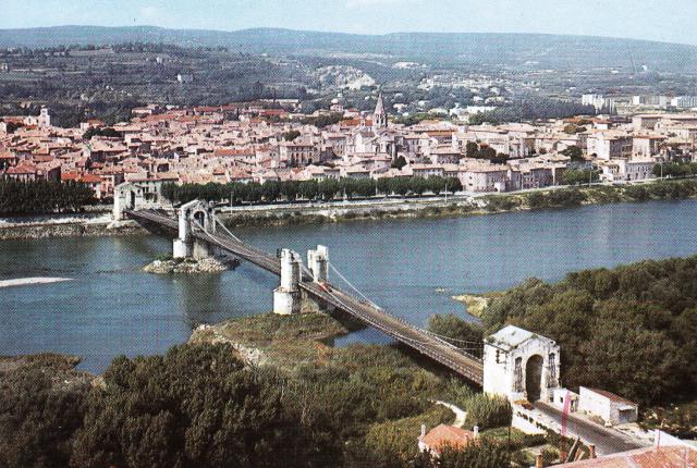vue générale de Bourg Saint Andéol Ardèche - ancien pont